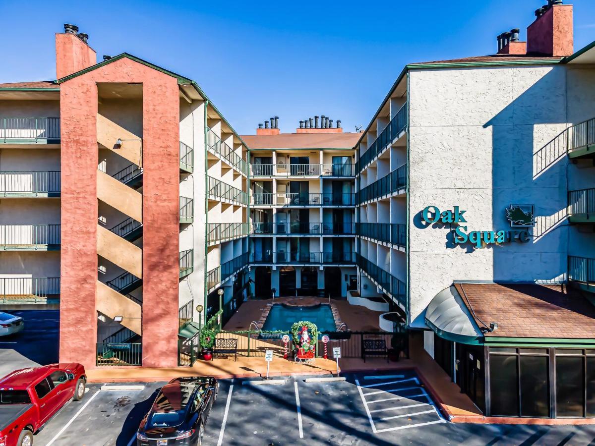 Lovely Condo W/ Indoor Pool *Only Steps To Parkway Gatlinburg Eksteriør billede